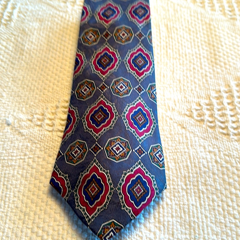 Men’s Countess Mara all silk tie.